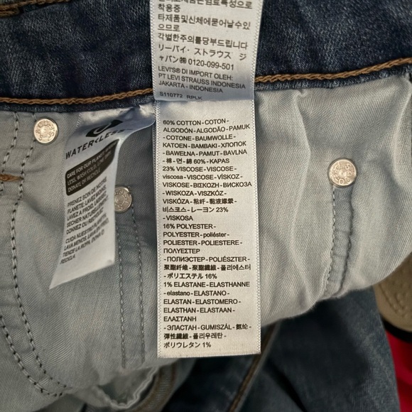 Levi’s 721 High Rise Skinny Jeans Size 32 Medium Wash Women's High Rise Jeans - Picture 6 of 16